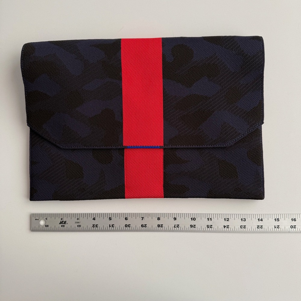 Rothy's EUC The Portfolio Midnight Camo  Navy Red 14" Laptop Bag Clutch Purse - Picture 6 of 6
